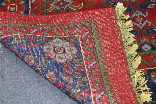 A large carpet, 430 x 305cm